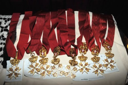 Regalia for Dames